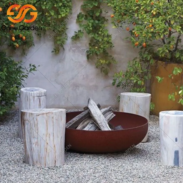 Holzofen aus Cortenstahl