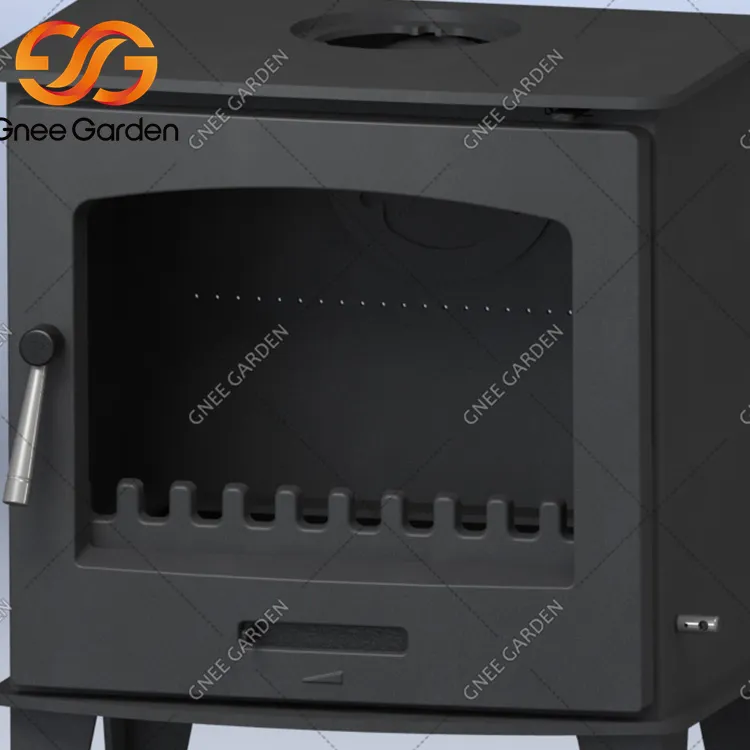 Freistehender Holzofen mit Kamin