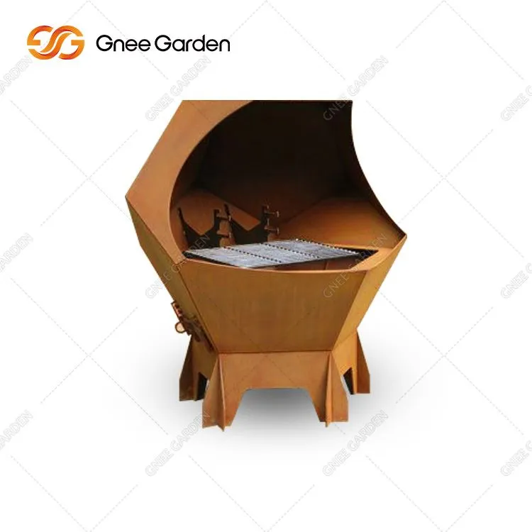 Großer Außengrill aus Cortenstahl