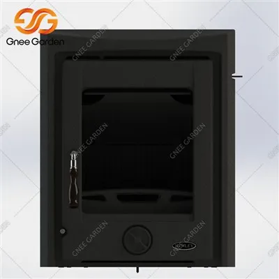 Kamin mit Holzofen aus Gusseisen