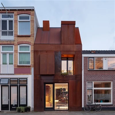Rustikale, langlebige Außenverkleidung aus Corten-Metall